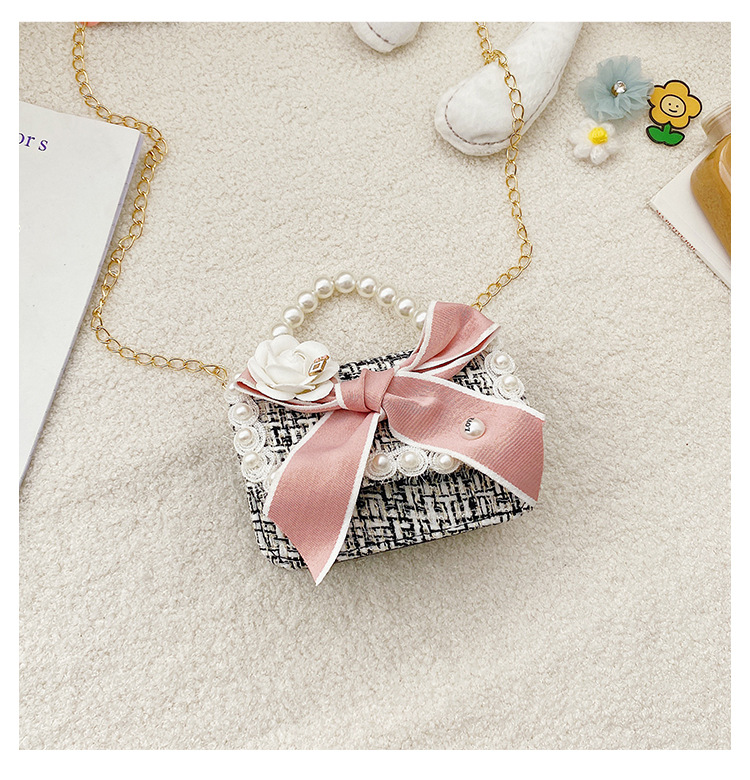Mädchen Klein Wolle Einfarbig Elegant Süß Perlen Diamanten Magnetschnalle Quadratische Tasche display picture 21