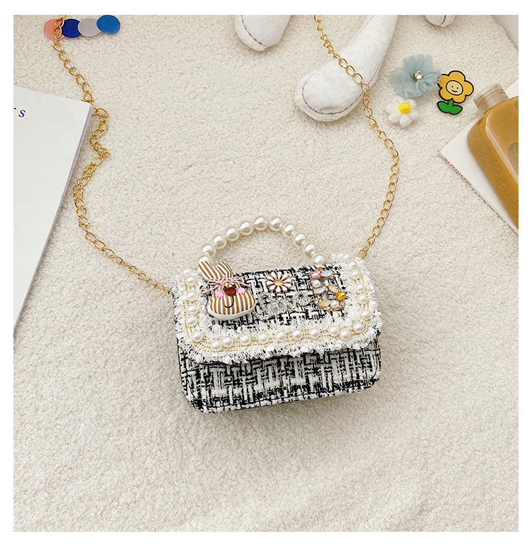 Girl'S Small Woolen Solid Color Elegant Cute Beading Diamonds Magnetic Buckle Square Bag display picture 29