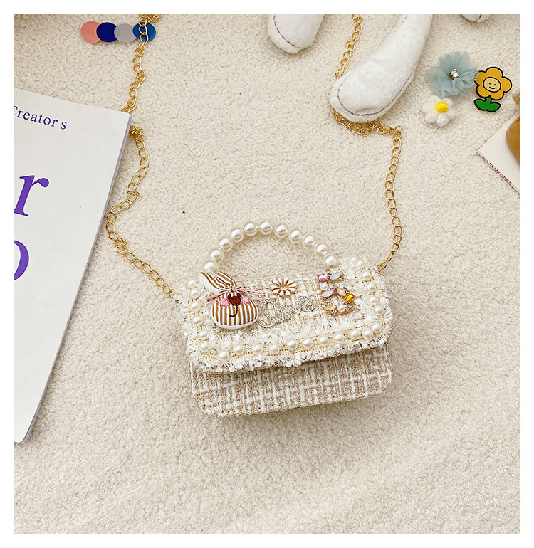 Girl'S Small Woolen Solid Color Elegant Cute Beading Diamonds Magnetic Buckle Square Bag display picture 23