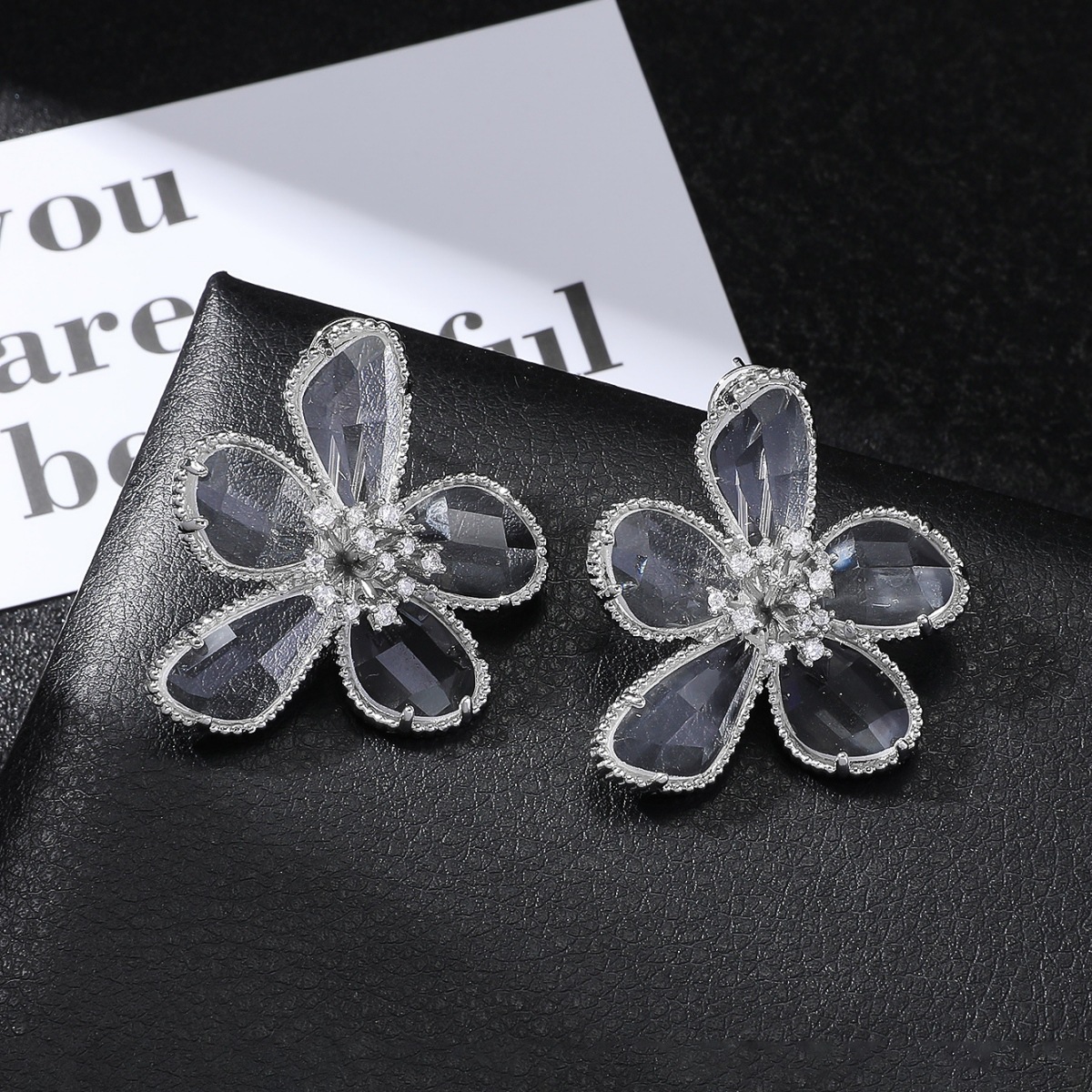 1 Pair Sweet Shiny Flower Inlay Glass Glass Crystal Zircon Ear Studs display picture 3