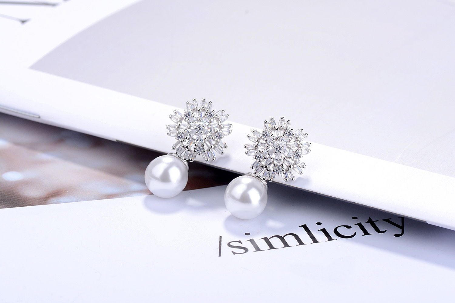 1 Pair IG Style Shiny Flower Inlay Copper Pearl Zircon White Gold Plated Drop Earrings display picture 3