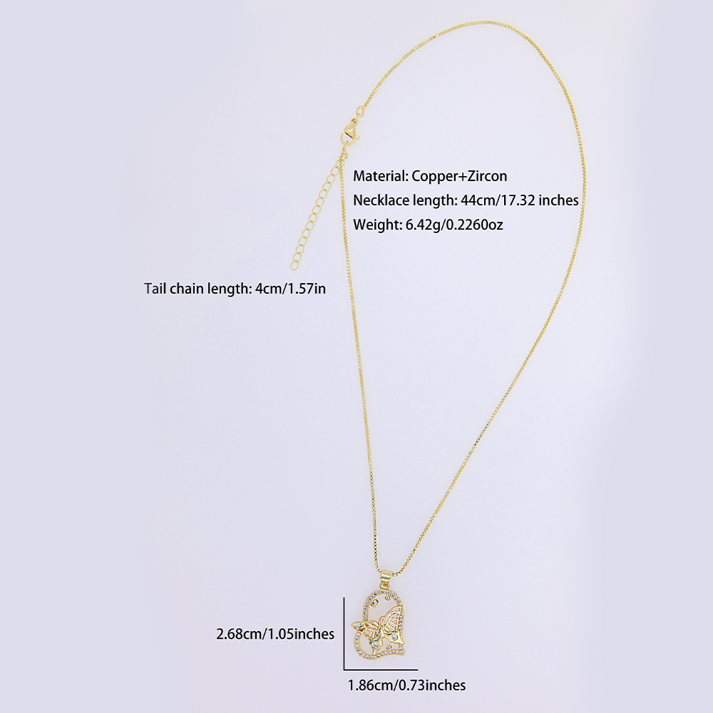 Cobre Chapados en oro de 18k Elegante Dulce Brillante Ahuecar Embutido Forma De Corazón Mariposa Circón Collar Colgante display picture 1