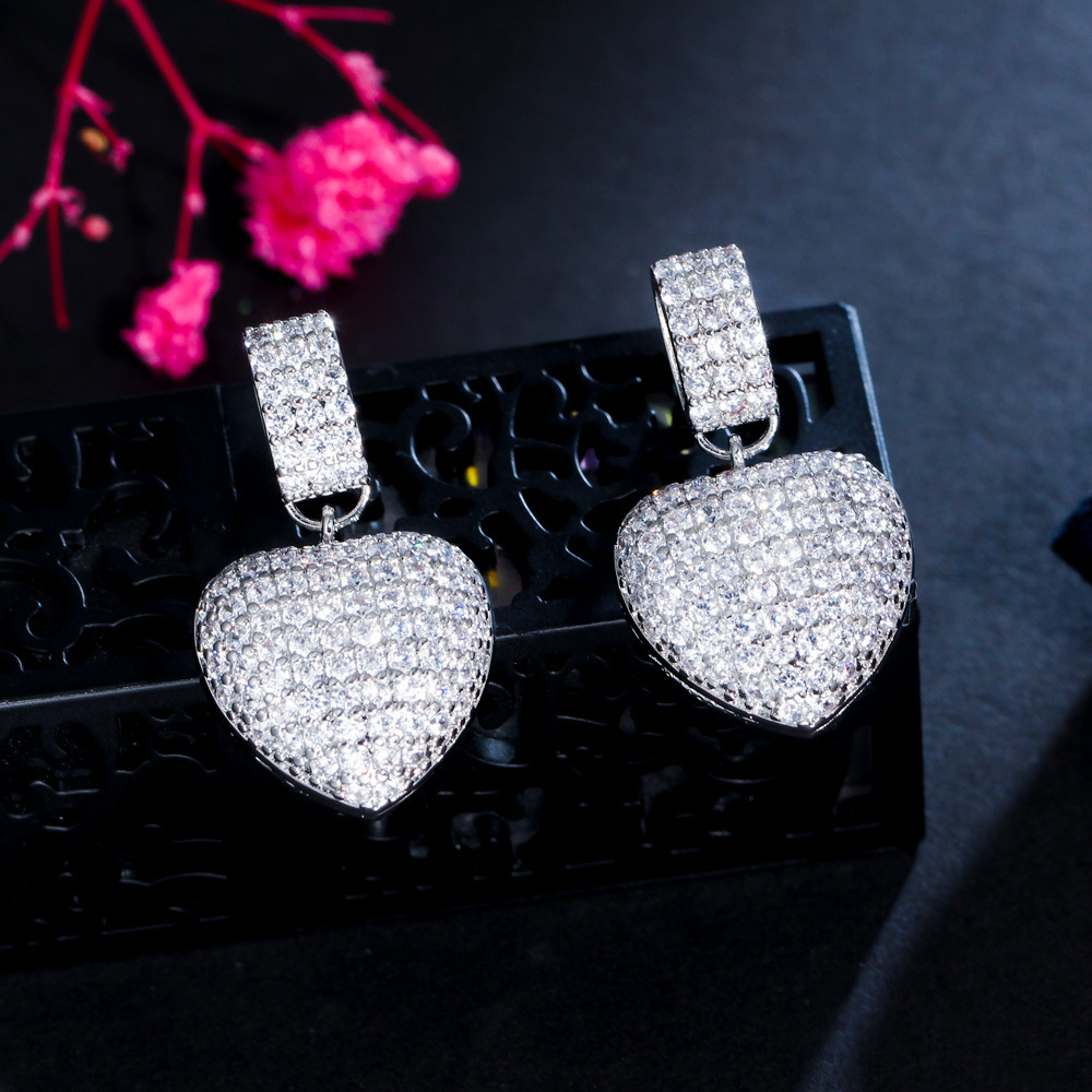 1 Pair Elegant Lady Modern Style Heart Shape Inlay Copper Zircon Drop Earrings display picture 6