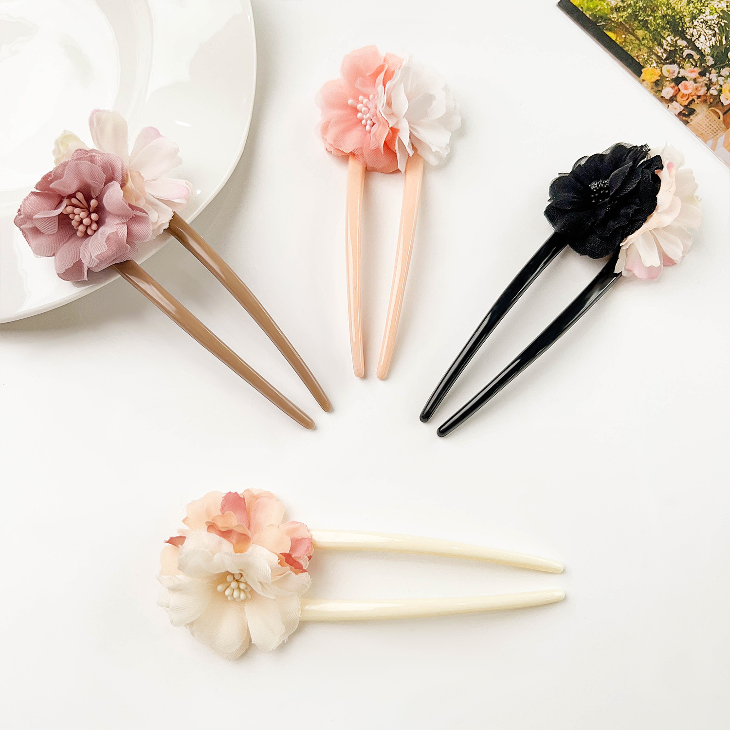 Women's Chinoiserie Vintage Style Lady U Shape Flower Plastic Hairpin display picture 1