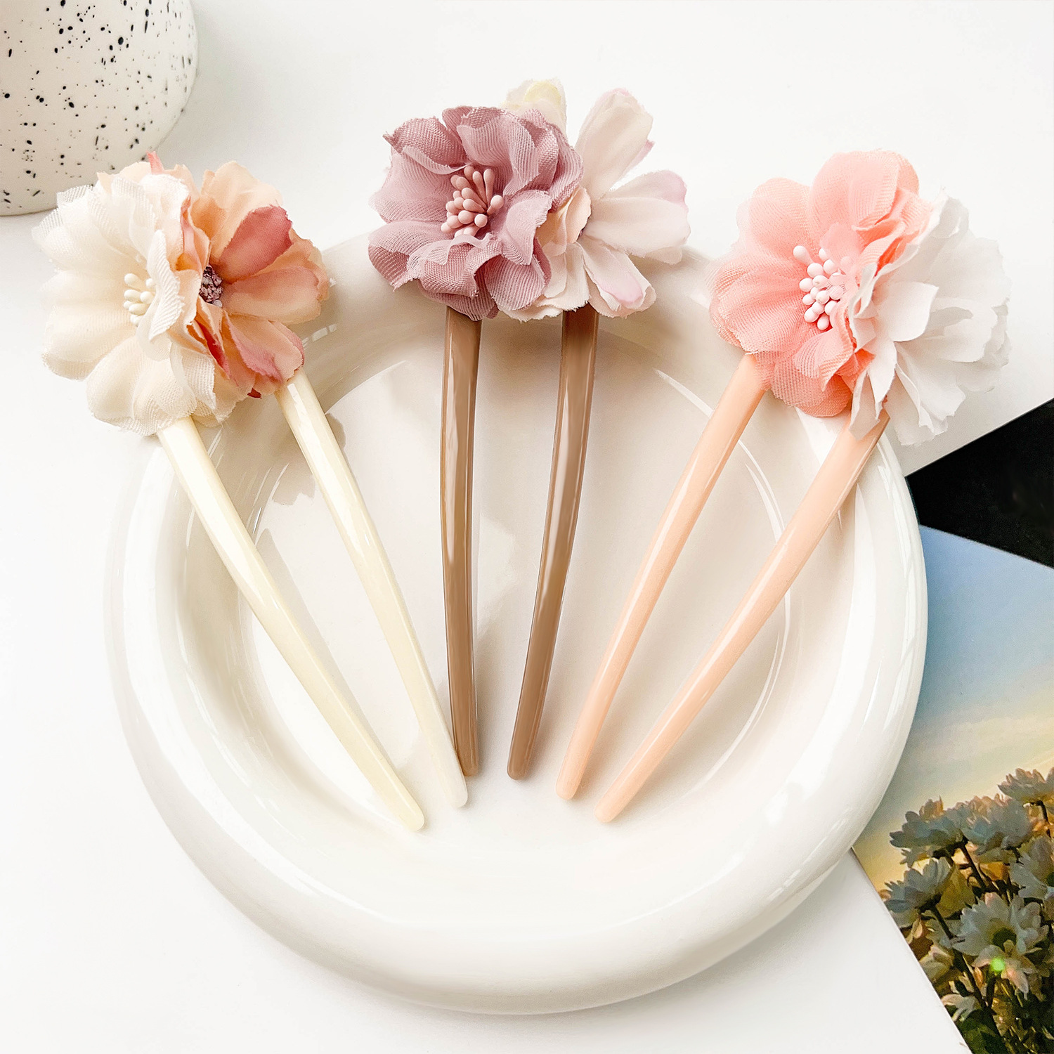 Women's Chinoiserie Vintage Style Lady U Shape Flower Plastic Hairpin display picture 2