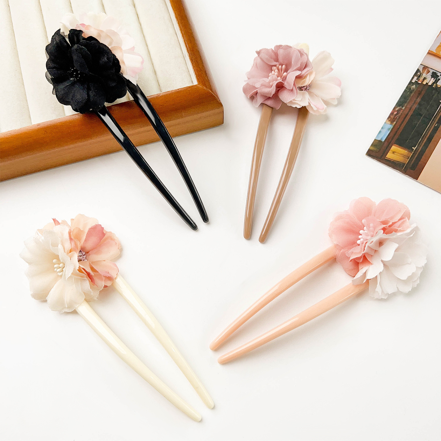 Women's Chinoiserie Vintage Style Lady U Shape Flower Plastic Hairpin display picture 3