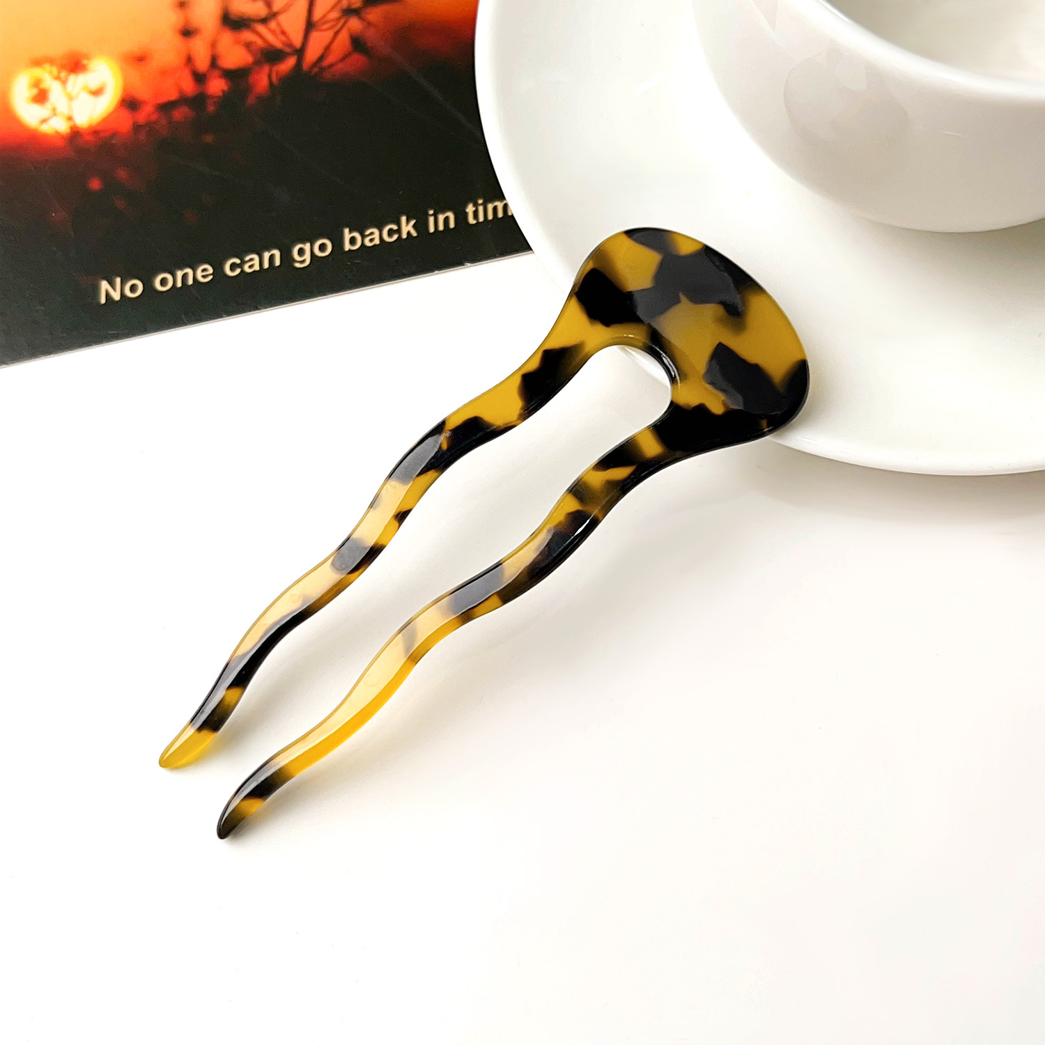 Women's Simple Style Classic Style U Shape Acetic Acid Sheets Printing Hair Clip display picture 7