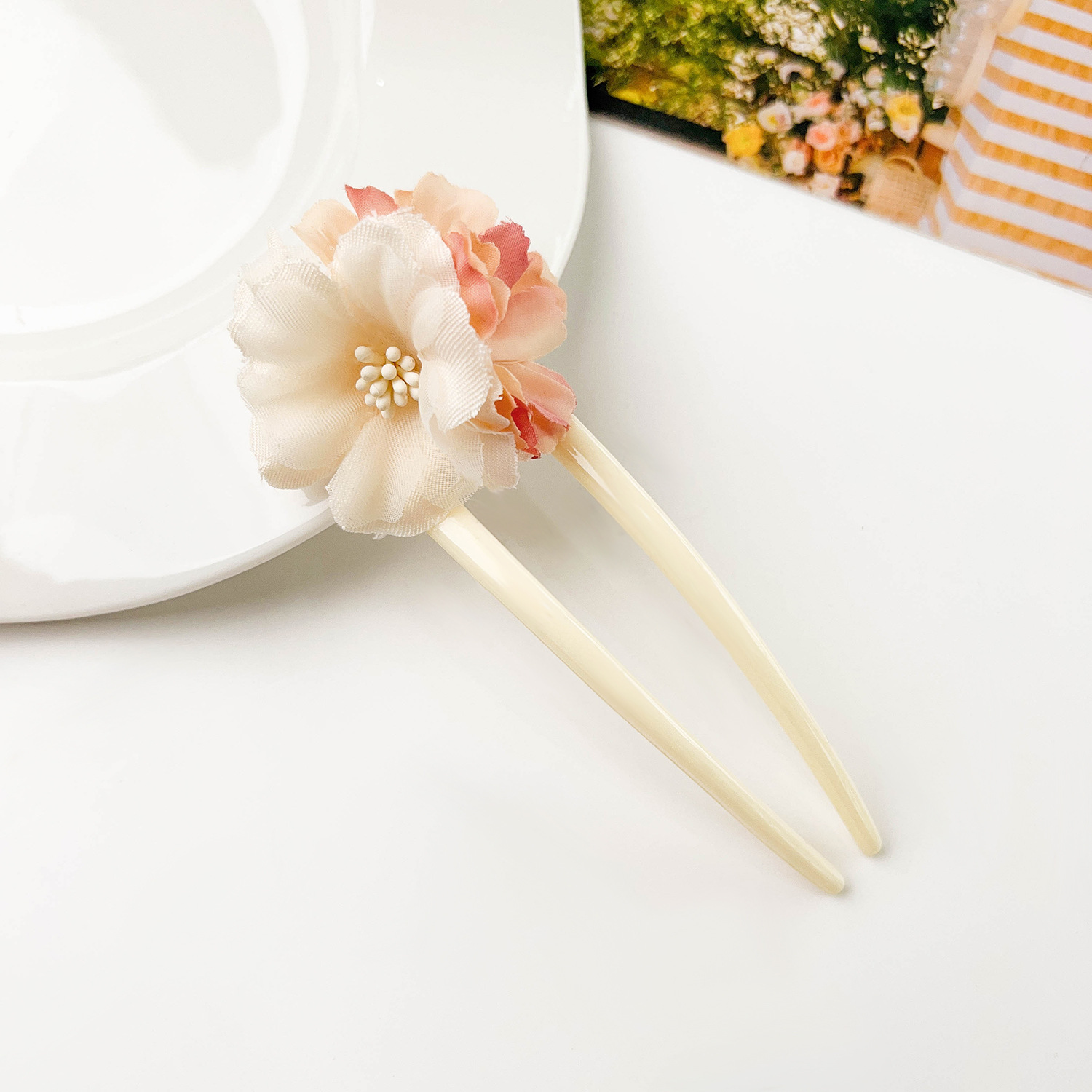 Women's Chinoiserie Vintage Style Lady U Shape Flower Plastic Hairpin display picture 8
