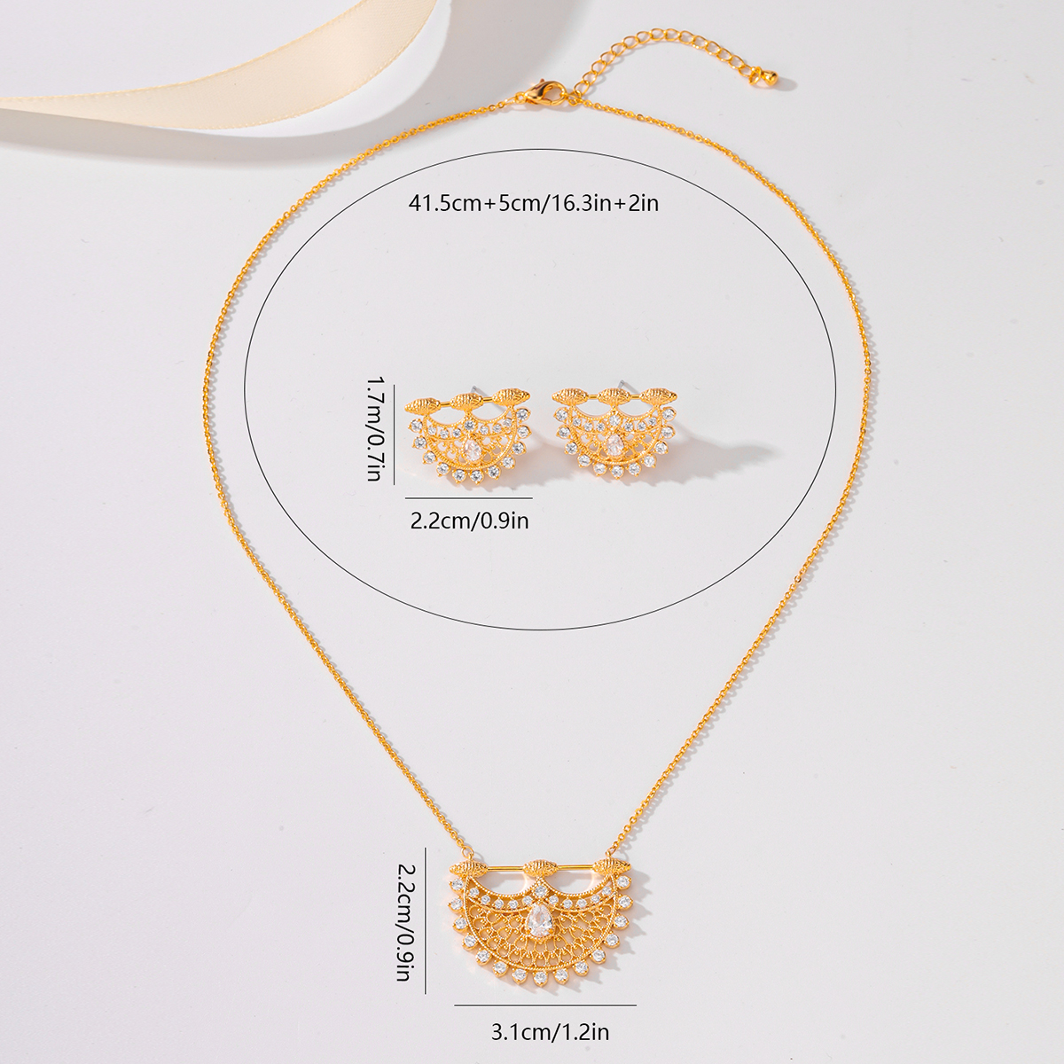 Copper 18K Gold Plated Simple Style Classic Style Hollow Out Inlay Moon Zircon Jewelry Set display picture 2