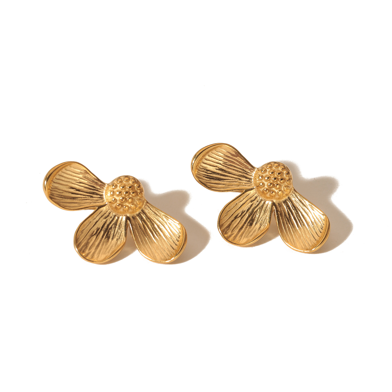 1 Pair Simple Style Classic Style Flower Plating 304 Stainless Steel 18K Gold Plated Ear Studs display picture 1