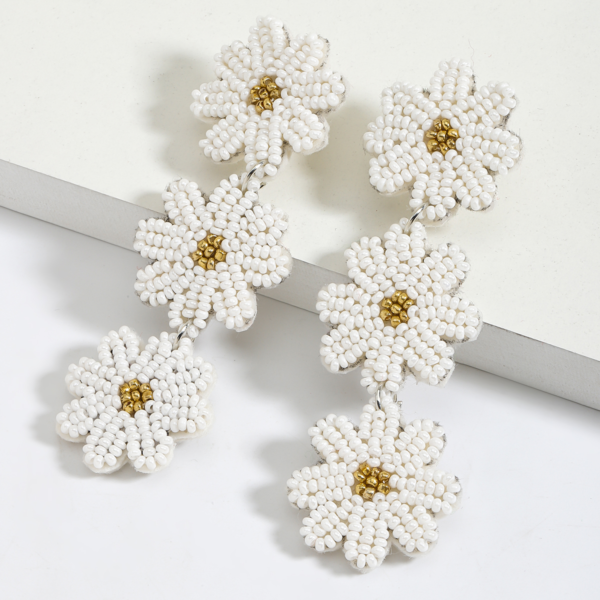 1 Paar Süß Ferien Blume Perlen Inlay Saatperle Tropfenohrringe display picture 1