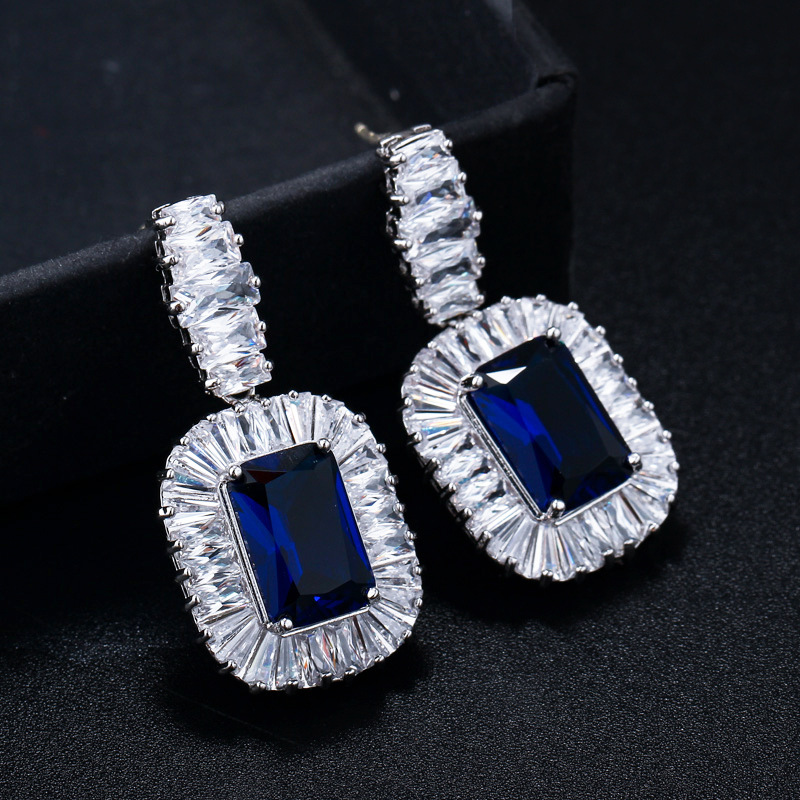 1 Pair Elegant Lady Modern Style Geometric Inlay Copper Zircon Drop Earrings display picture 4