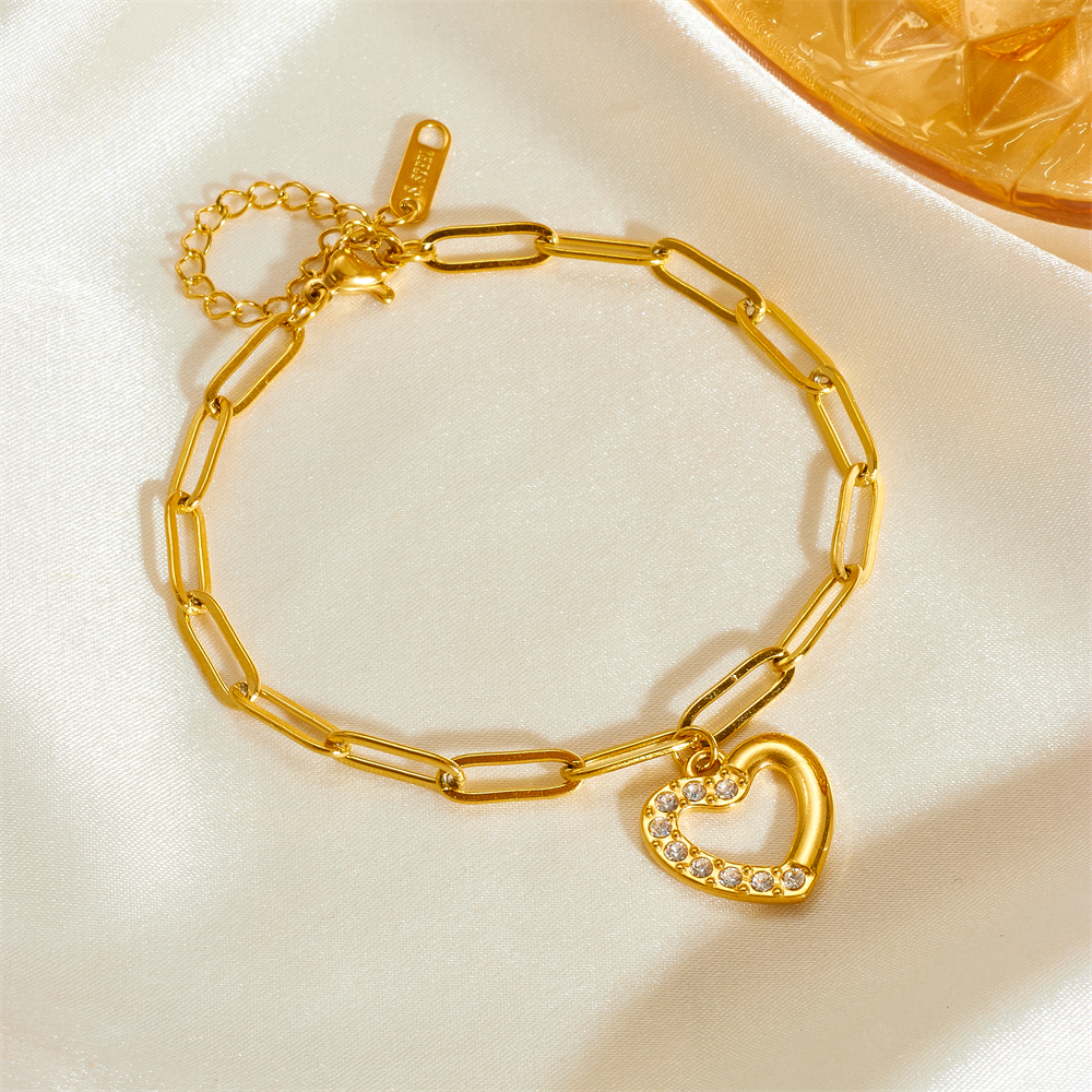 Titanium Steel Elegant Romantic Hollow Out Inlay Heart Shape Rhinestones Bracelets display picture 2