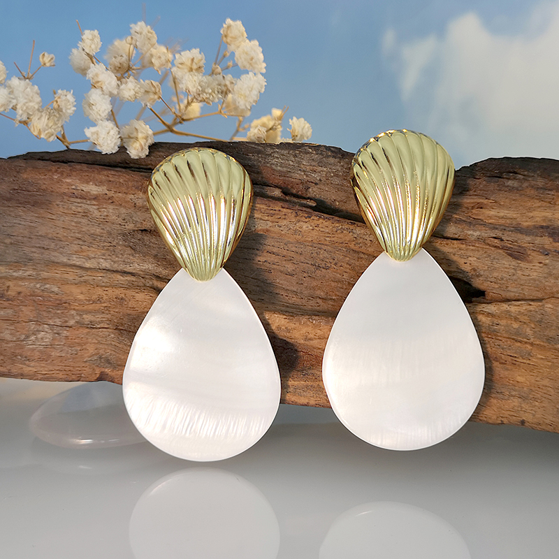 1 Pair Casual Beach Tropical Shell Iron 18K Gold Plated Drop Earrings display picture 6