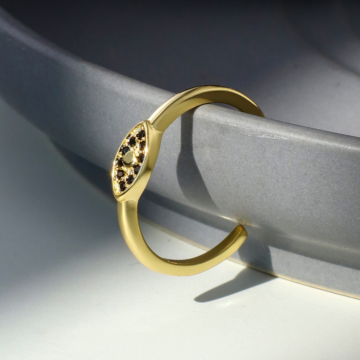 Kupfer 18 Karat Vergoldet Einfacher Stil Klassischer Stil Überzug Inlay Einfarbig Zirkon Ringe display picture 11