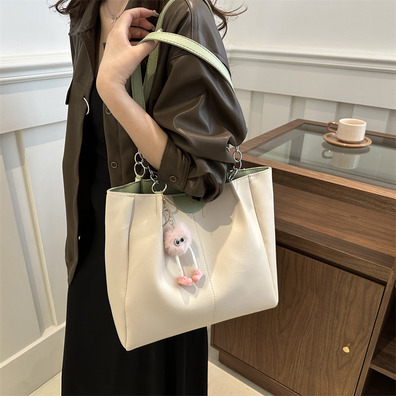 Femmes Grande Faux Cuir Couleur Unie De Base Style Classique Fermeture Éclair Sac À Main display picture 5