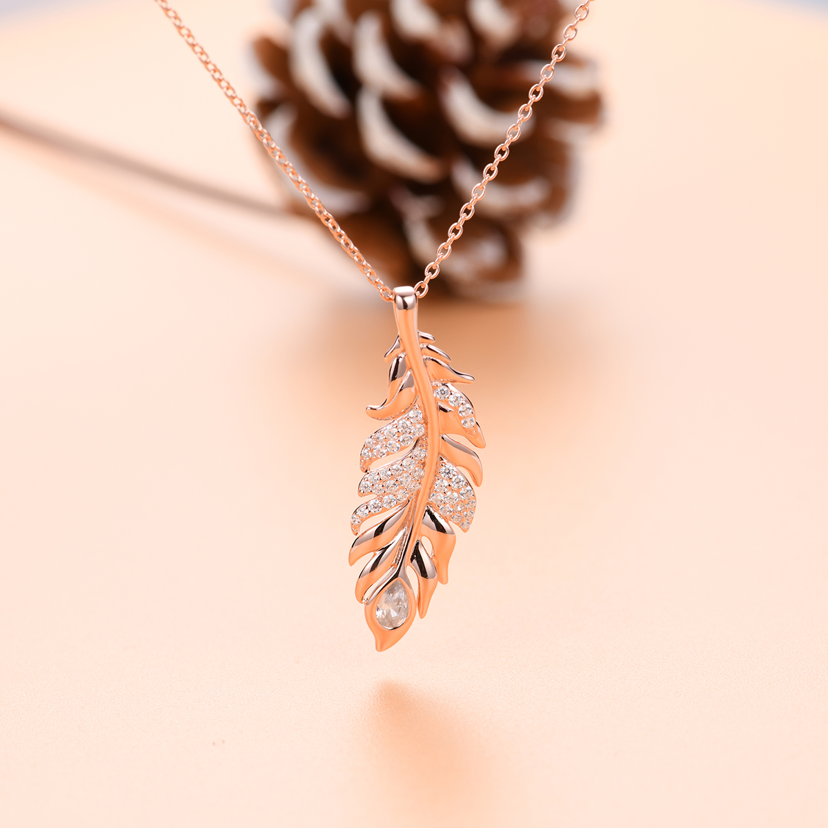 Sterling Silver Rhodium Plated Elegant Retro Simple Style Plating Inlay Feather Zircon Pendant Necklace display picture 1