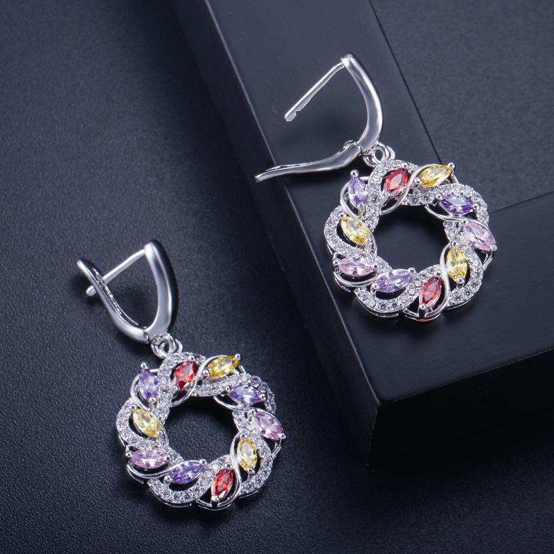 1 Pair Elegant Lady Modern Style Geometric Circle Plating Inlay Copper Zircon Drop Earrings display picture 5