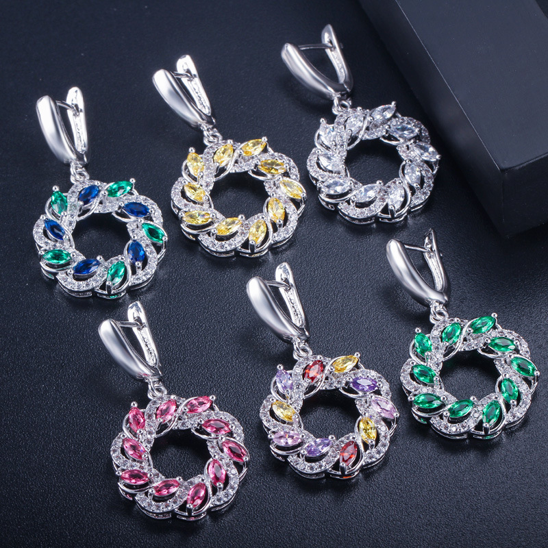 1 Pair Elegant Lady Modern Style Geometric Circle Plating Inlay Copper Zircon Drop Earrings display picture 1