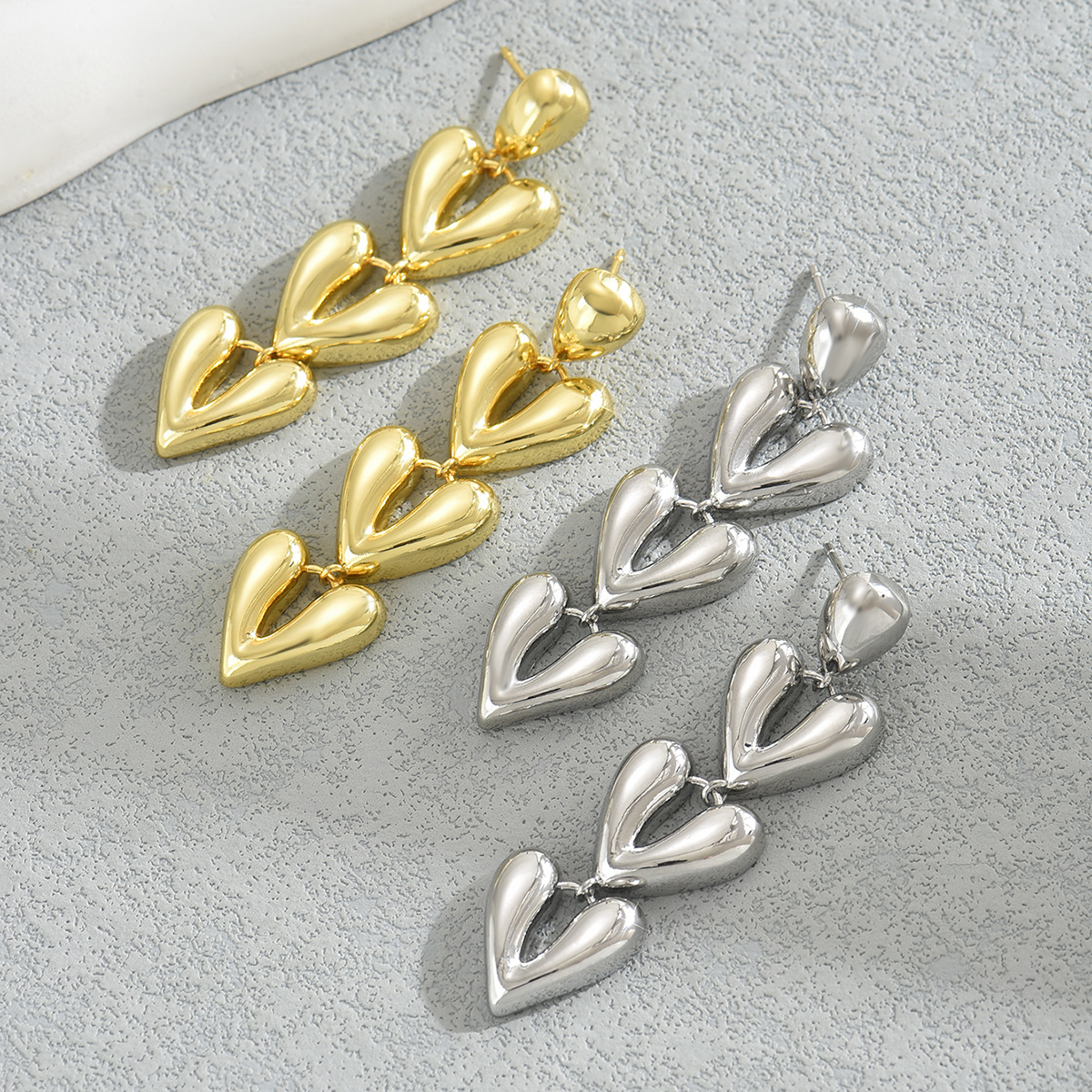 1 Pair Simple Style Solid Color Heart Shape Copper 18K Gold Plated Drop Earrings display picture 5