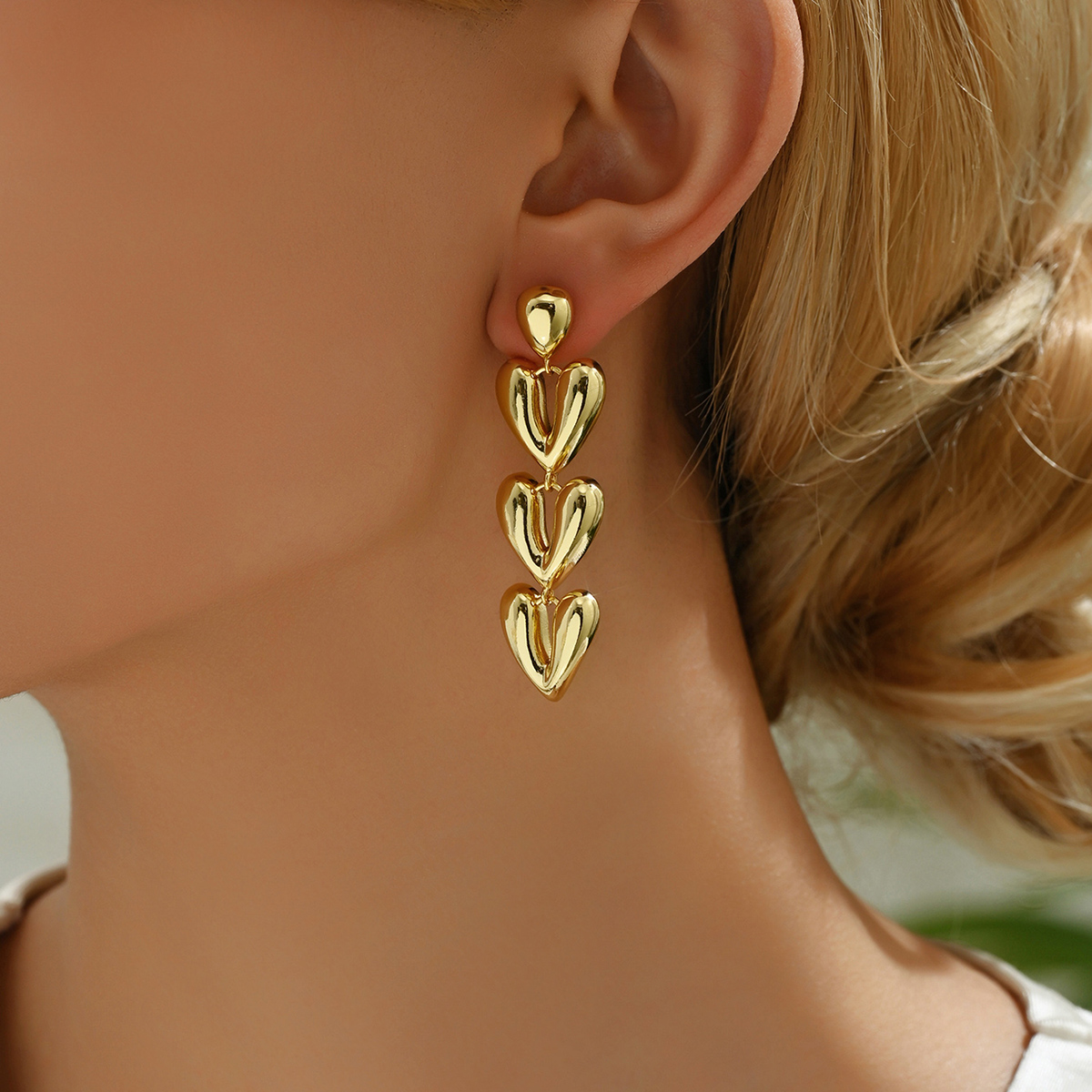 1 Pair Simple Style Solid Color Heart Shape Copper 18K Gold Plated Drop Earrings display picture 7