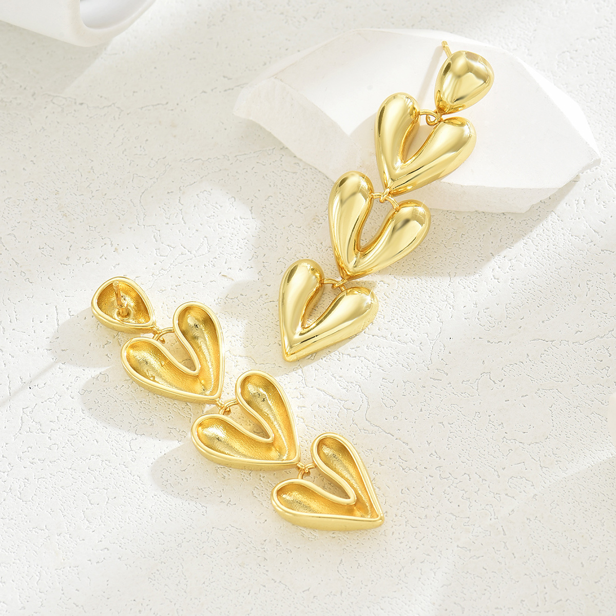 1 Pair Simple Style Solid Color Heart Shape Copper 18K Gold Plated Drop Earrings display picture 9