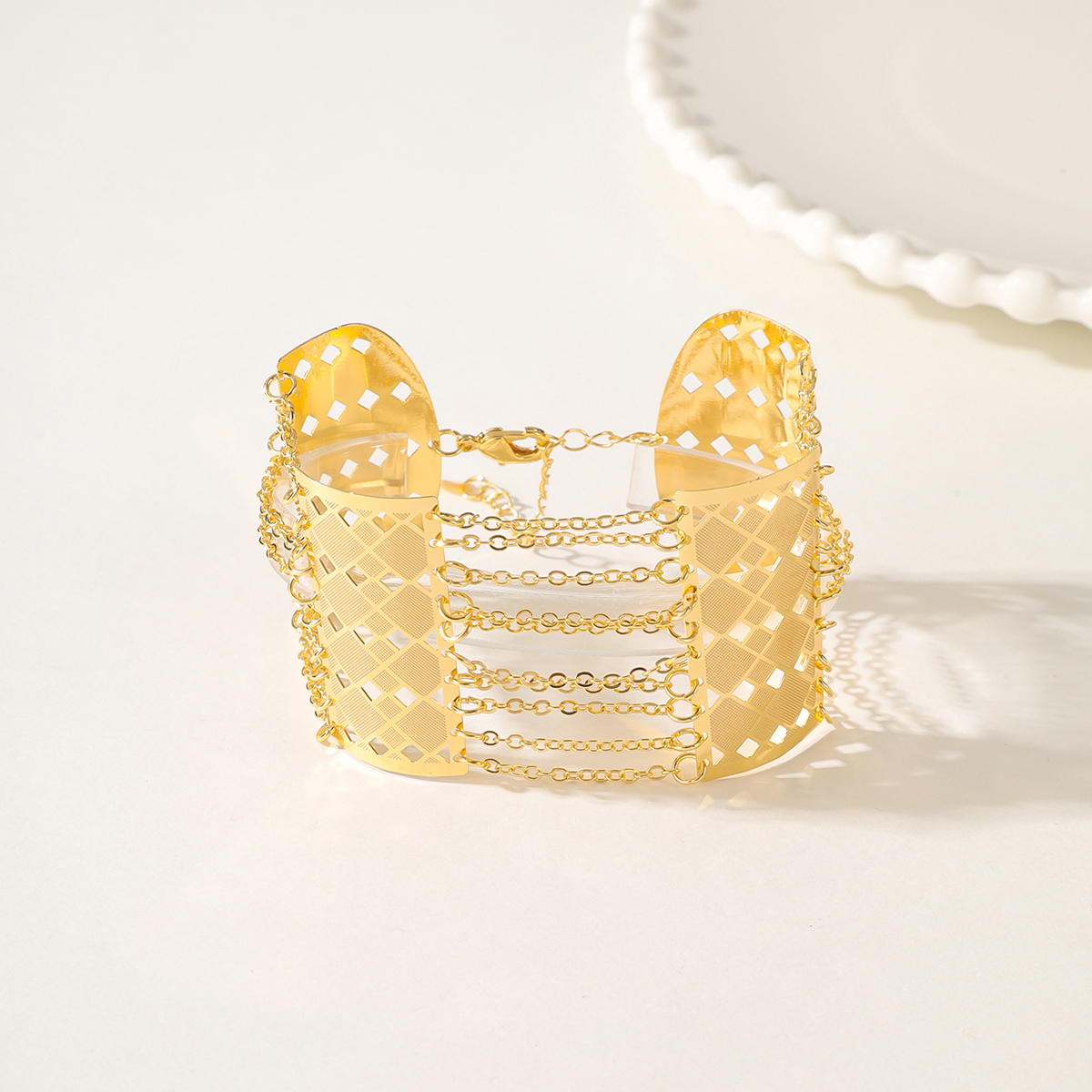 Wholesale Elegant Lady Bridal Geometric Copper 18K Gold Plated Bracelets display picture 2