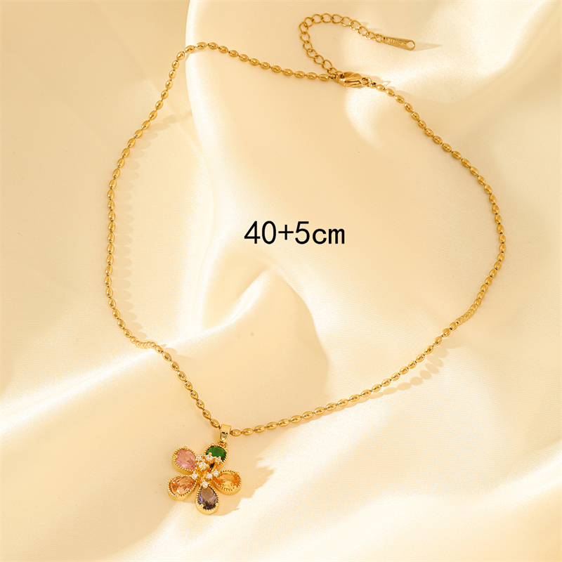 201 Stainless Steel Brass 18K Gold Plated Sweet Simple Style Classic Style Plating Inlay Heart Shape Flower Butterfly Zircon Pendant Necklace display picture 11