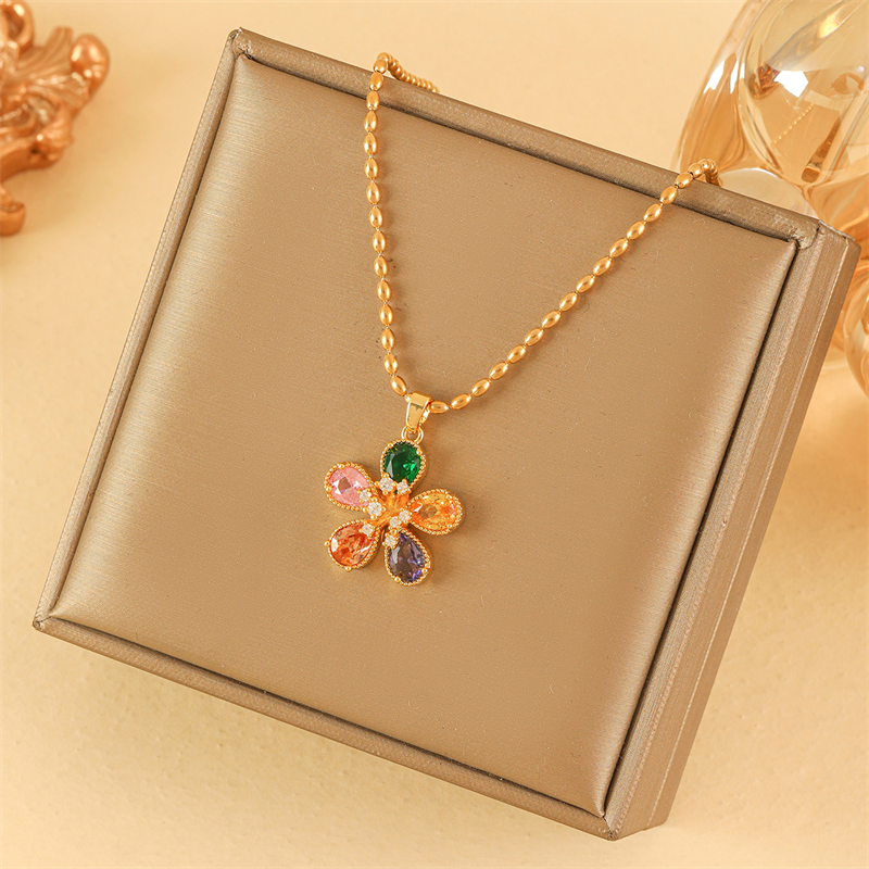 201 Stainless Steel Brass 18K Gold Plated Sweet Simple Style Classic Style Plating Inlay Heart Shape Flower Butterfly Zircon Pendant Necklace display picture 12