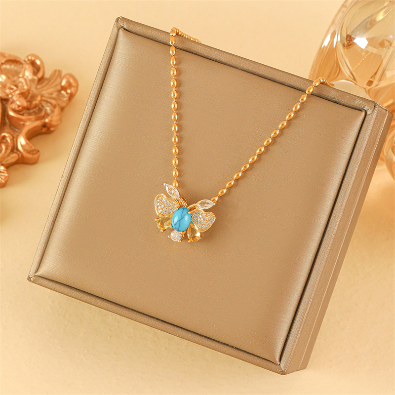 201 Stainless Steel Brass 18K Gold Plated Sweet Simple Style Classic Style Plating Inlay Heart Shape Flower Butterfly Zircon Pendant Necklace display picture 38
