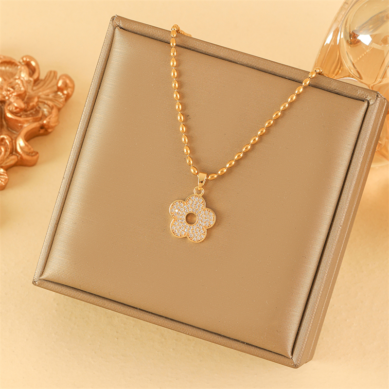 201 Stainless Steel Brass 18K Gold Plated Sweet Simple Style Classic Style Plating Inlay Heart Shape Flower Butterfly Zircon Pendant Necklace display picture 47