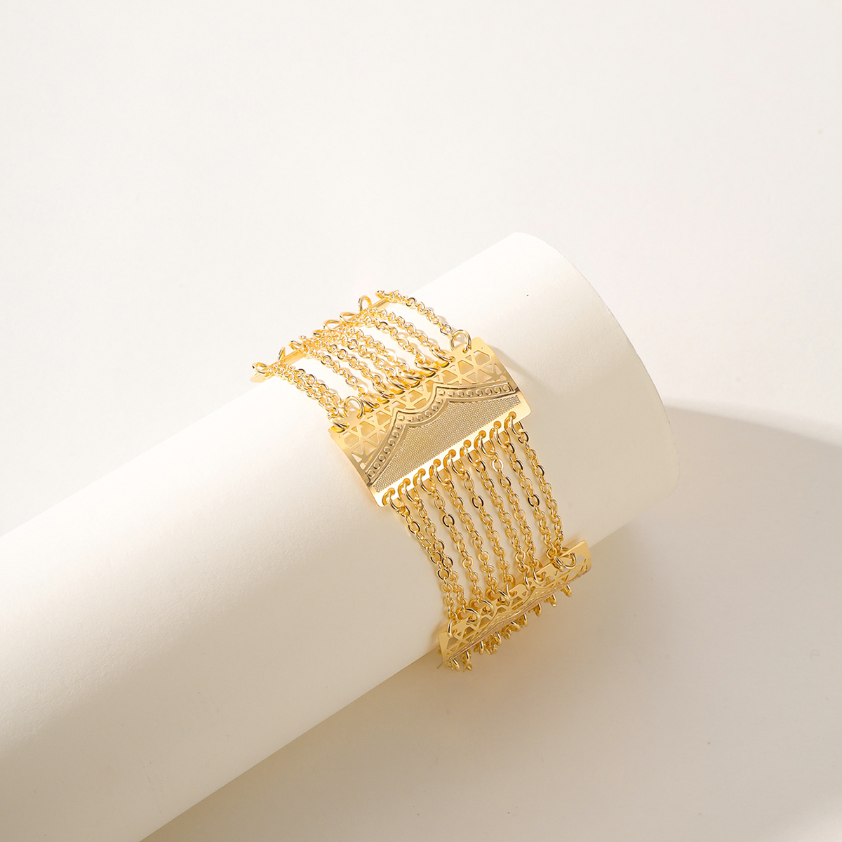 Wholesale Elegant Lady Bridal Geometric Copper 18K Gold Plated Bracelets display picture 1