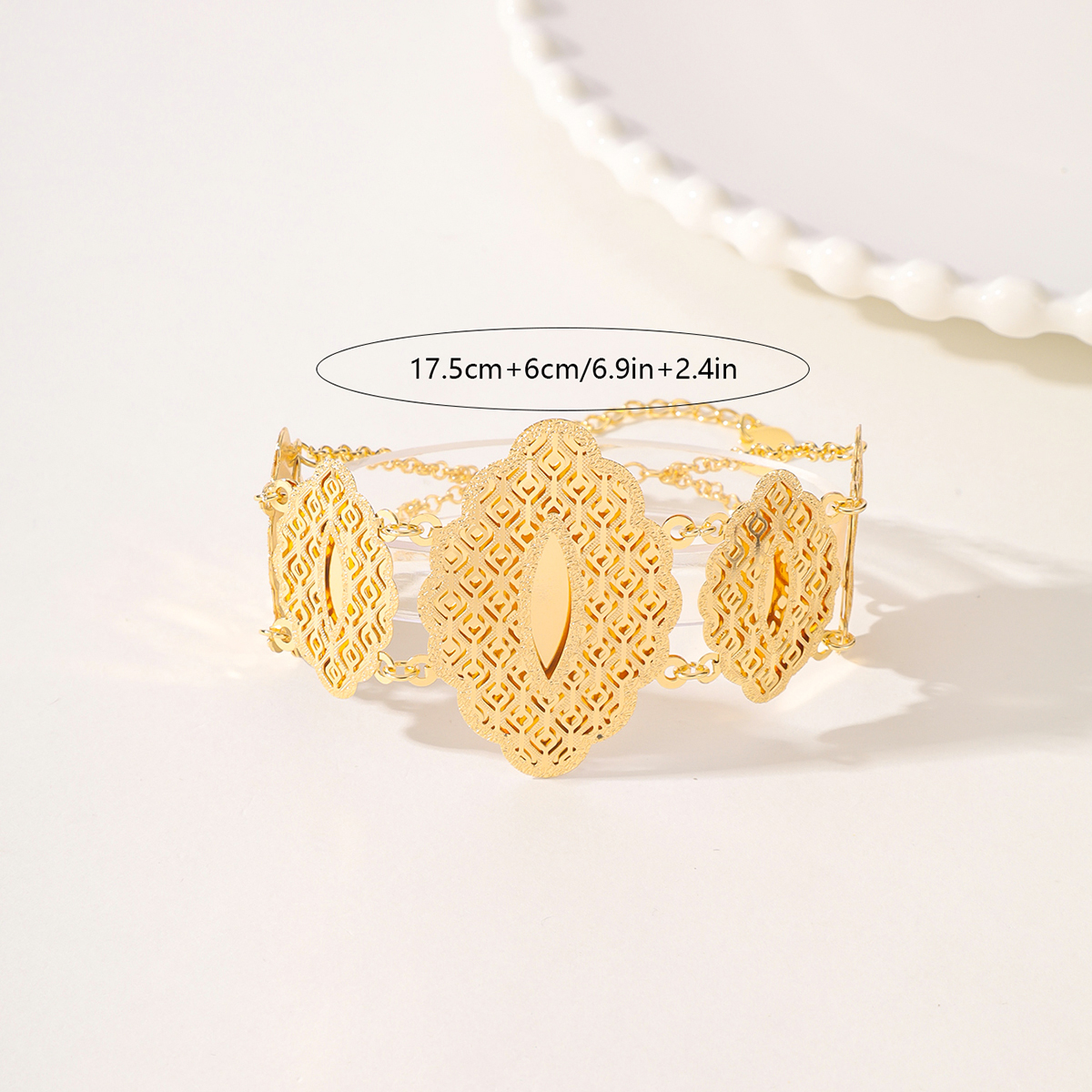 Wholesale Elegant Bridal Geometric Solid Color Copper 18K Gold Plated Bracelets display picture 5