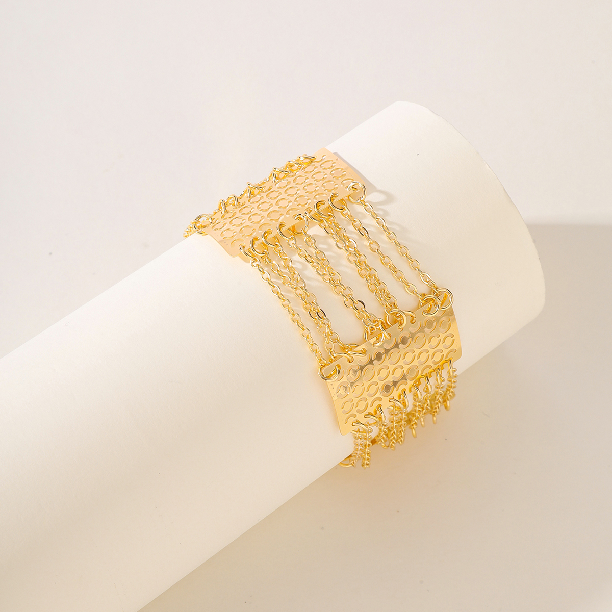 Wholesale Elegant Bridal Classic Style Geometric Solid Color Copper 18K Gold Plated Bracelets display picture 3