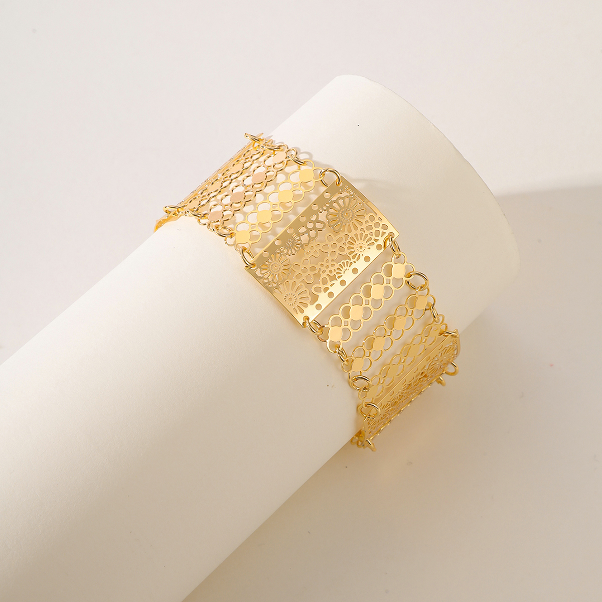 Wholesale Elegant Bridal Classic Style Geometric Copper 18K Gold Plated Bracelets display picture 1