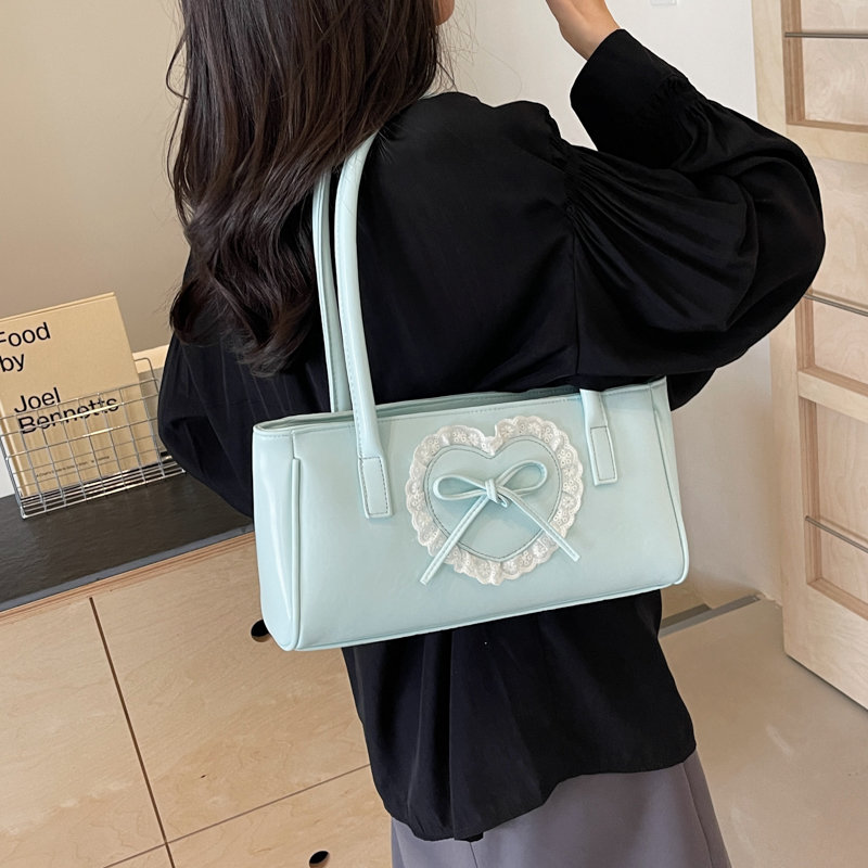 Femmes Moyen Faux Cuir Forme De Cœur Couleur Unie Vêtement De Rue Dentelle Noeud Papillon Fermeture Éclair Sac Sous Les Bras display picture 10