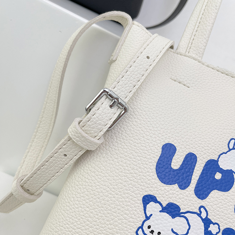 Women's Small Pu Leather Letter Solid Color Basic Classic Style Sewing Thread Square Magnetic Buckle Crossbody Bag display picture 7