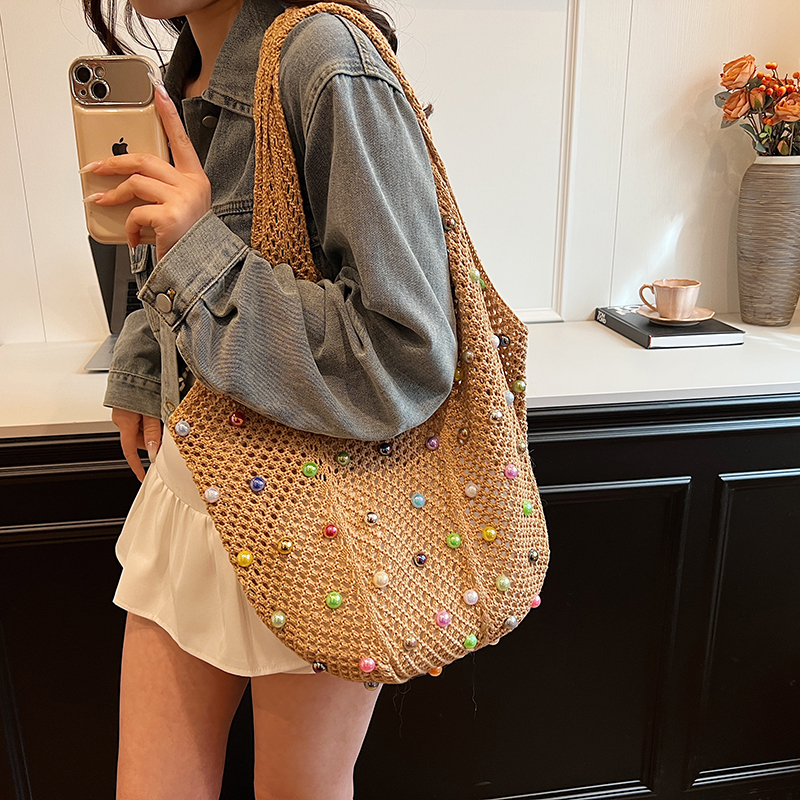 Women's Large Fabric Solid Color Vacation Beach Pearls Weave Open Shoulder Bag display picture 13