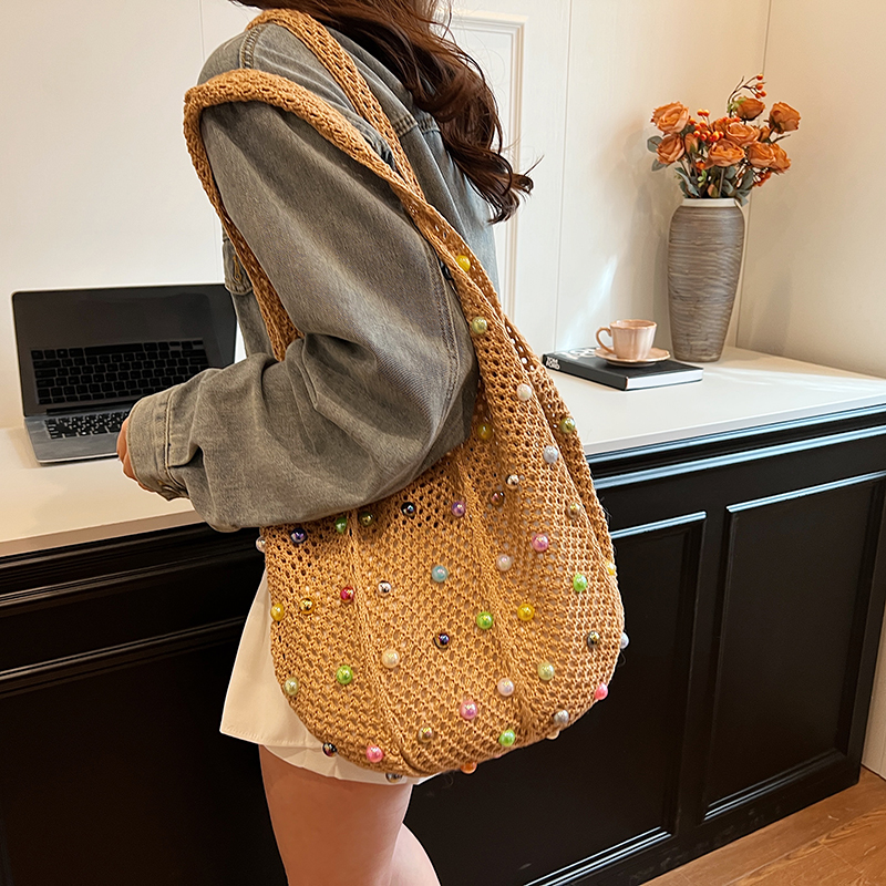 Women's Large Fabric Solid Color Vacation Beach Pearls Weave Open Shoulder Bag display picture 9