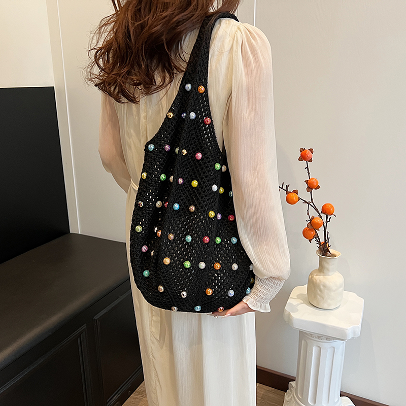 Women's Large Fabric Solid Color Vacation Beach Pearls Weave Open Shoulder Bag display picture 14