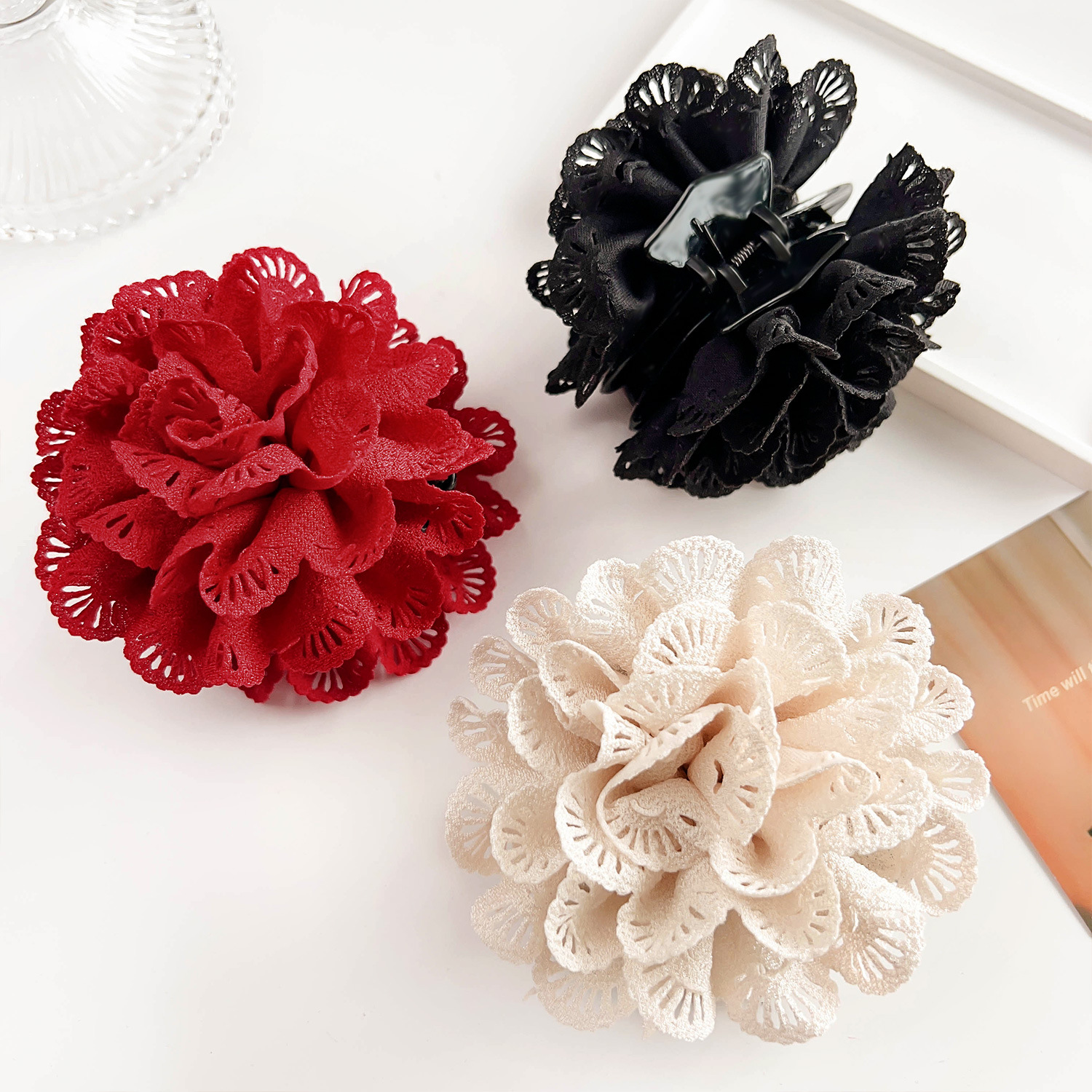 Women's Casual Simple Style Flower Cloth Hair Claws display picture 2
