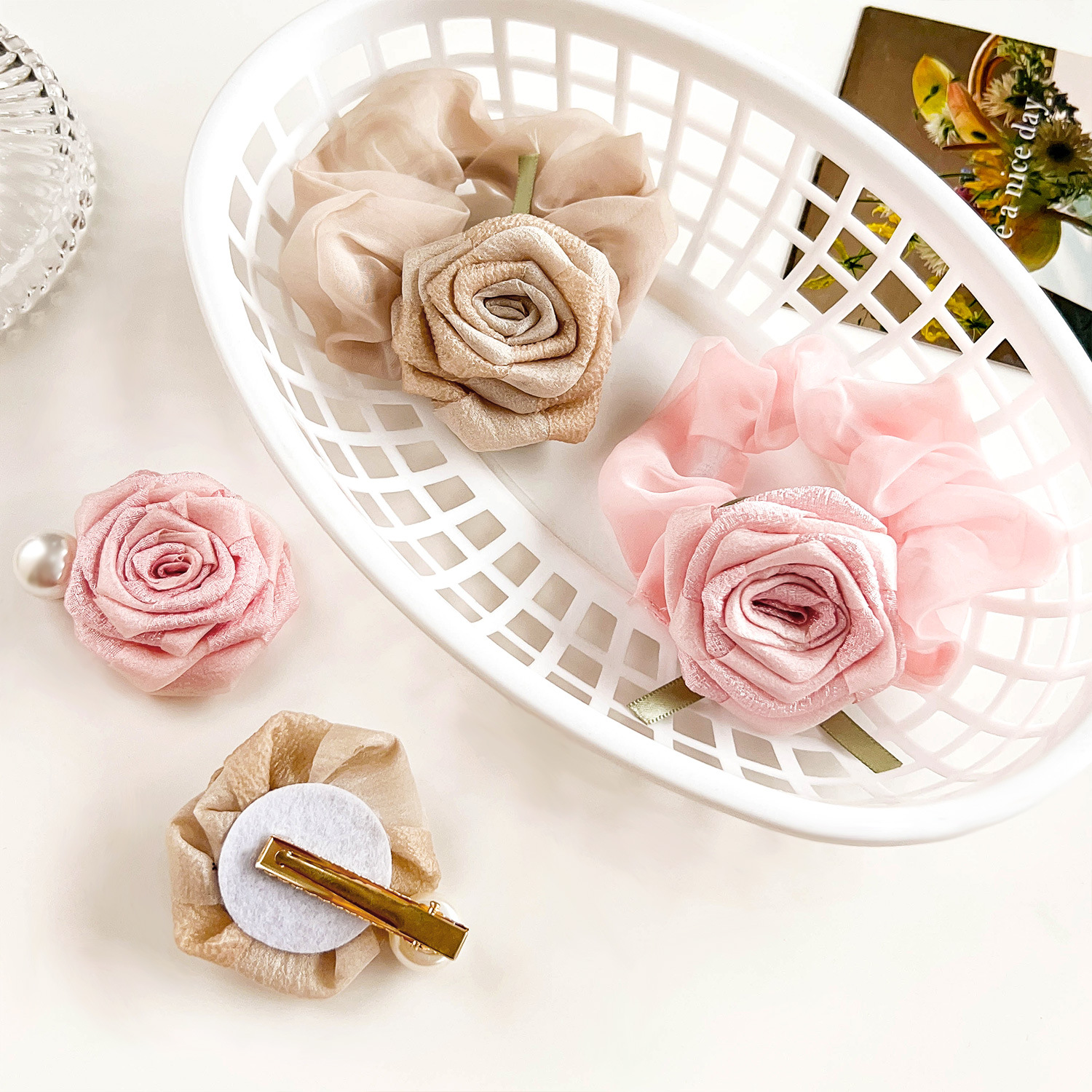 Women's IG Style Sweet Flower Gauze Inlay Pearl Hair Clip Hair Tie display picture 3