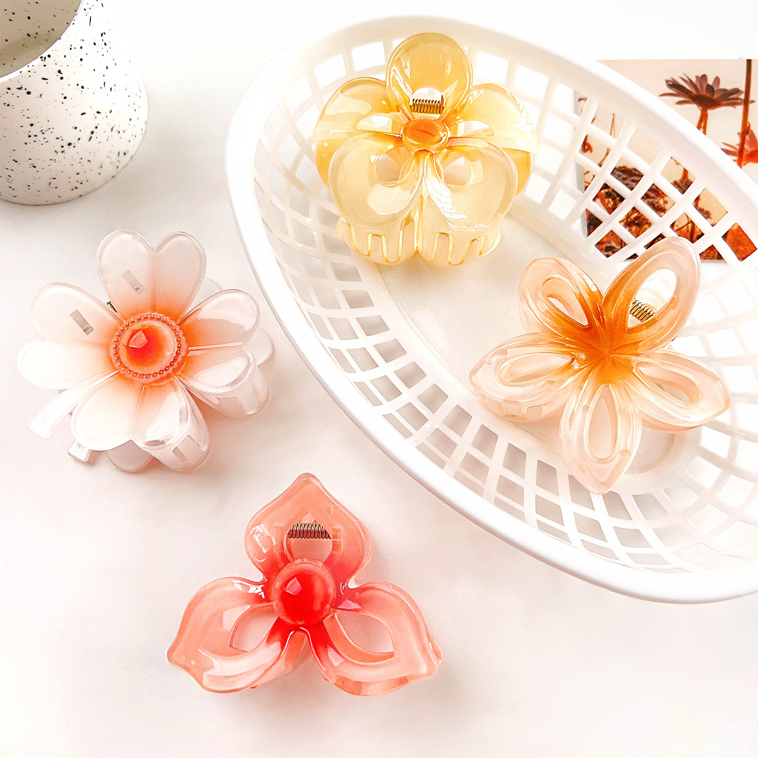 Women's IG Style Sweet Flower Plastic Hollow Out Hair Claws display picture 5