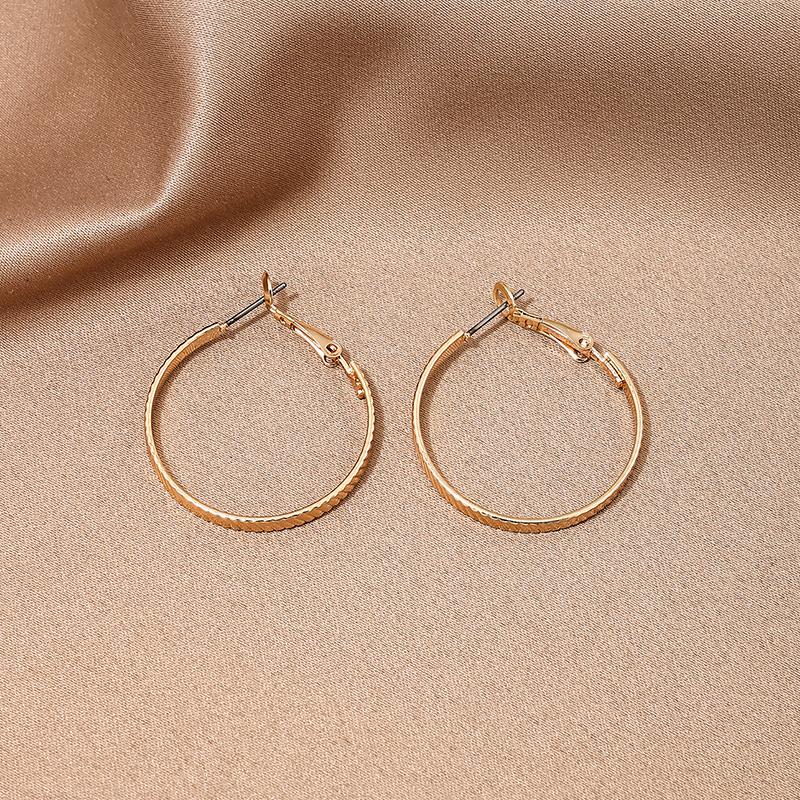1 Piece Simple Style Classic Style Solid Color Plating Alloy Gold Plated Earrings display picture 5