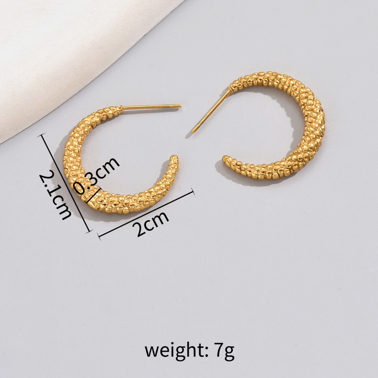 1 Pair Basic Modern Style Classic Style C Shape 304 Stainless Steel Titanium Steel 18K Gold Plated Hoop Earrings display picture 3