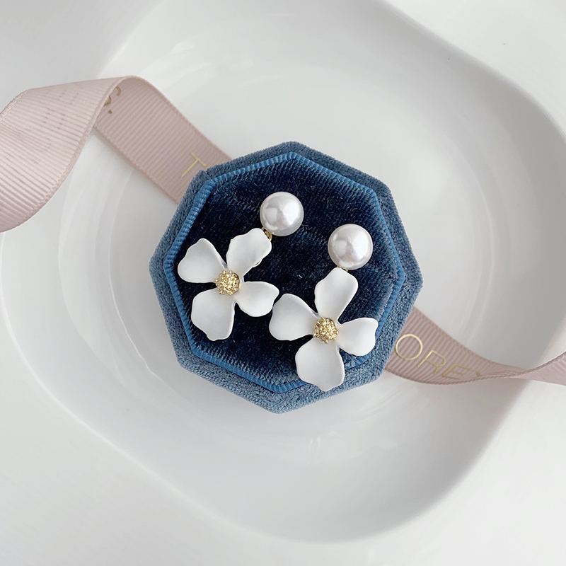1 Paire Dame Sucré Style Coréen Fleur Incruster Alliage Perles Artificielles Boucles D'oreilles display picture 1