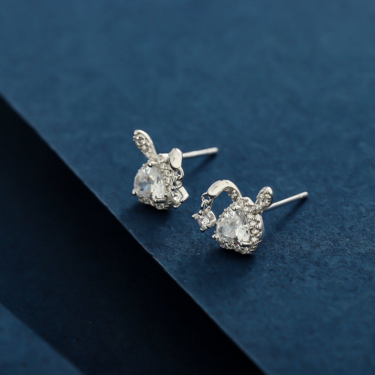 1 Paire Élégant Style Simple Commuer Oreilles De Lapin Forme De Cœur Placage Incruster Argent Sterling Zircon Plaqué Or 14K Boucles D'Oreilles display picture 2