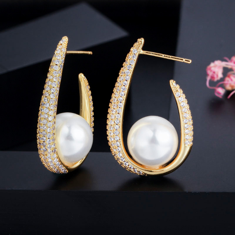 1 Pair Elegant Lady Classic Style Geometric Plating Inlay Brass Imitation Pearl Zircon Gold Plated Drop Earrings display picture 3