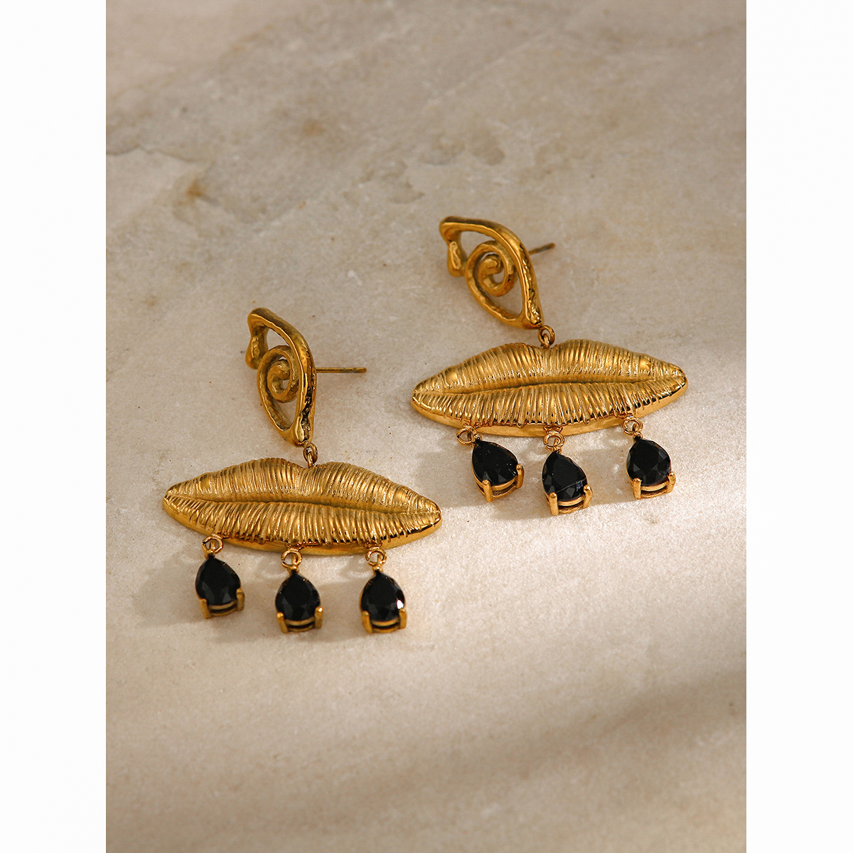 1 Pair Elegant Vintage Style Lady Devil's Eye Inlay 316 Stainless Steel  Rhinestones 18K Gold Plated Drop Earrings display picture 5