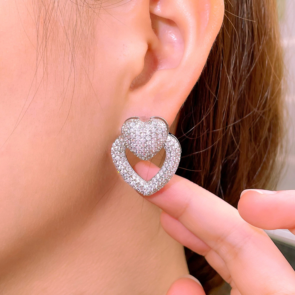 1 Piece Lady Classic Style Heart Shape Inlay Copper Zircon Ear Studs display picture 1